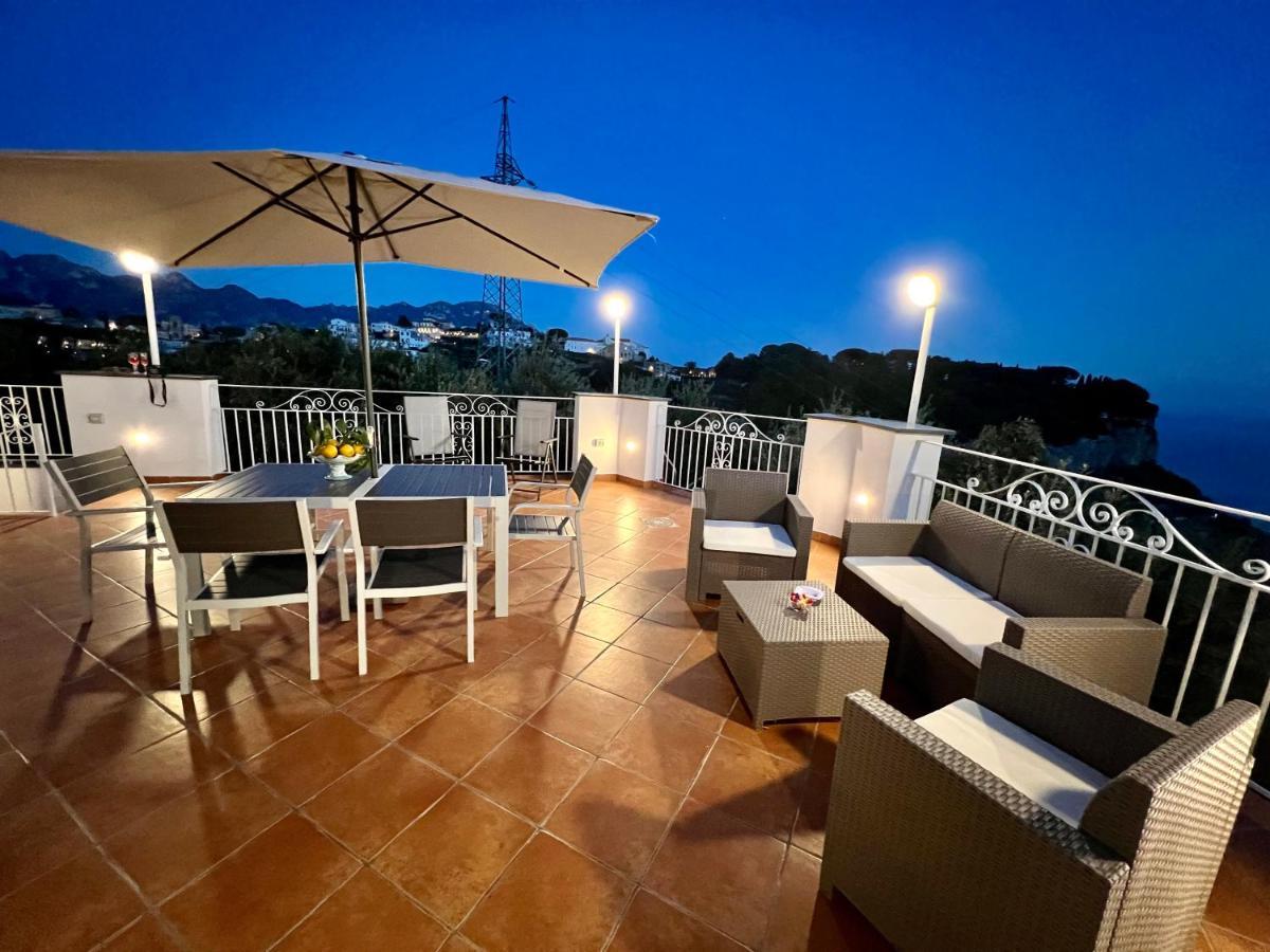 Infinity Experience Casa Vacanza Incantevole Con Terrazzo Scala Extérieur photo