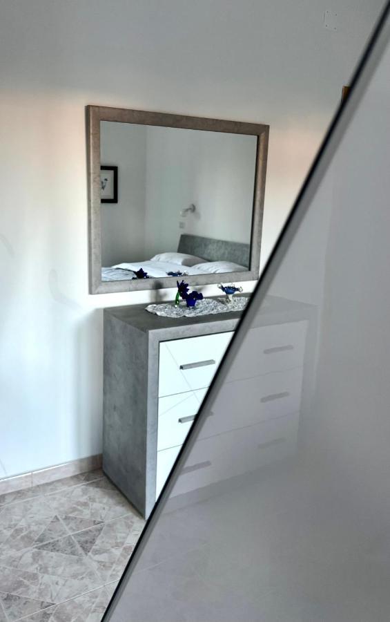 Infinity Experience Casa Vacanza Incantevole Con Terrazzo Scala Extérieur photo