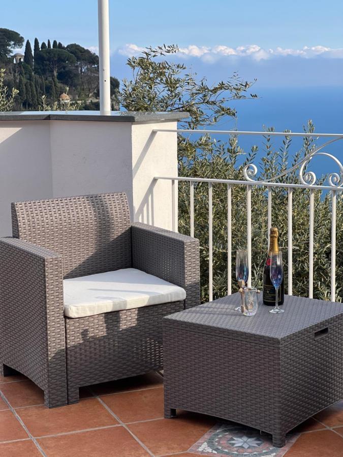 Infinity Experience Casa Vacanza Incantevole Con Terrazzo Scala Extérieur photo